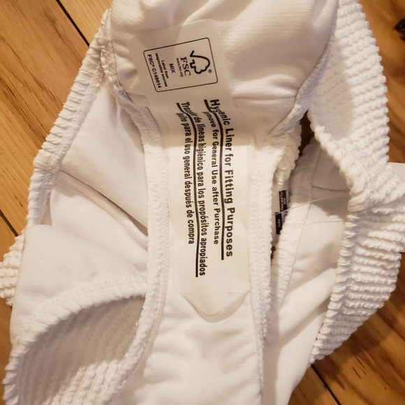 No Boundaries Girl's Medium (7-9) White Swim Bottom - Picture 3 of 8